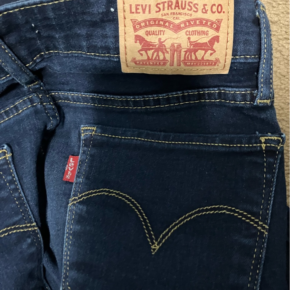 Levi Jeans - Picture 3 of 3